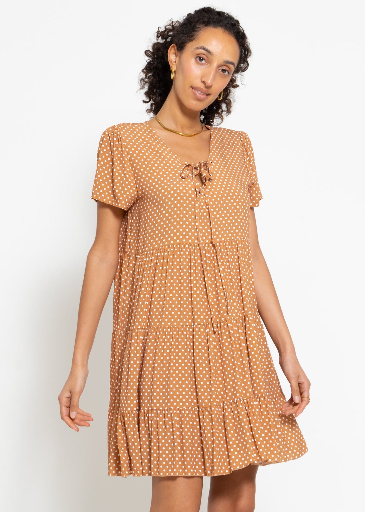Luftiges Kleid mit Tupfen-Print - braun