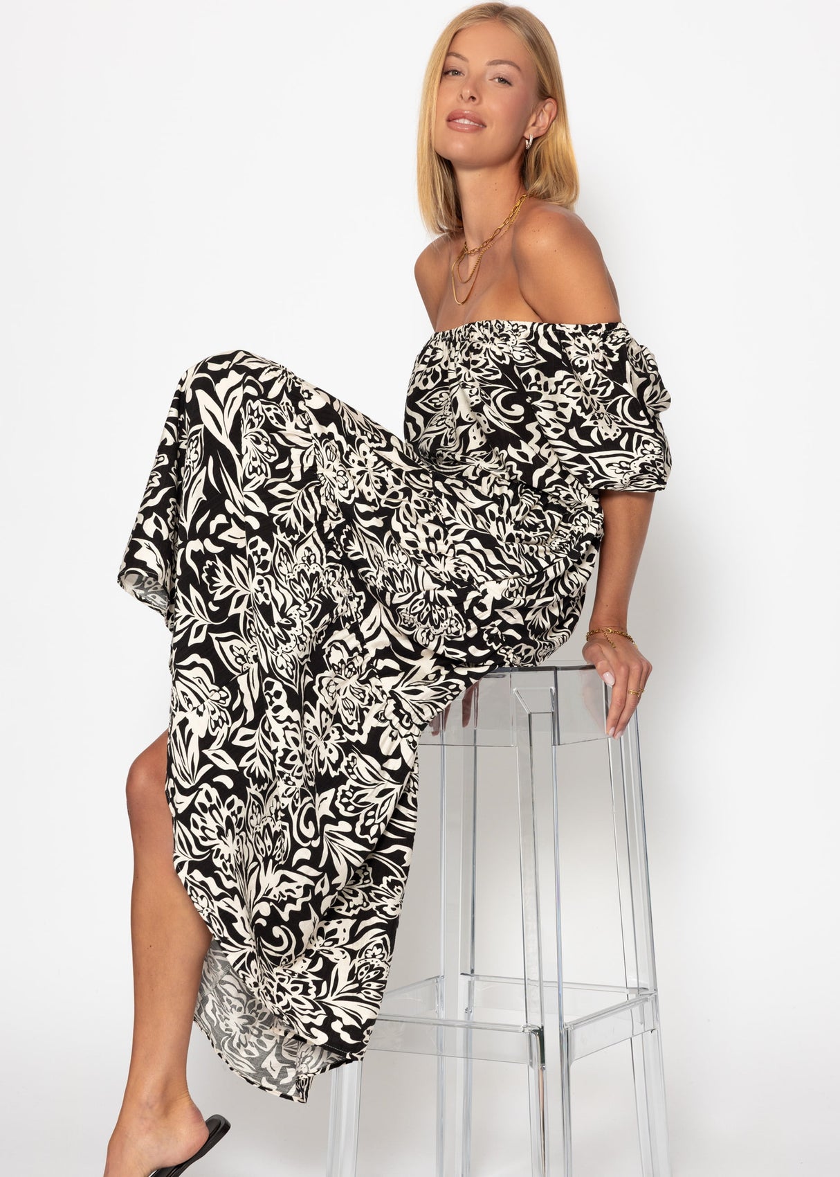 Maxi Kleid mit floralem Print - schwarz
