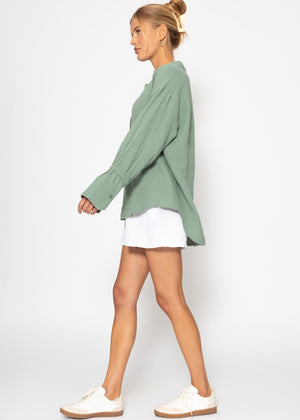 Musselin Bluse mit breiten Manschetten - salbeigrün
