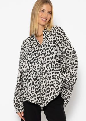 Musselin Blouse Oversize briefly with Leo -Print - OffWhite