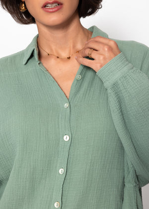 Musselin Bluse oversize, kurz, salbeigrün