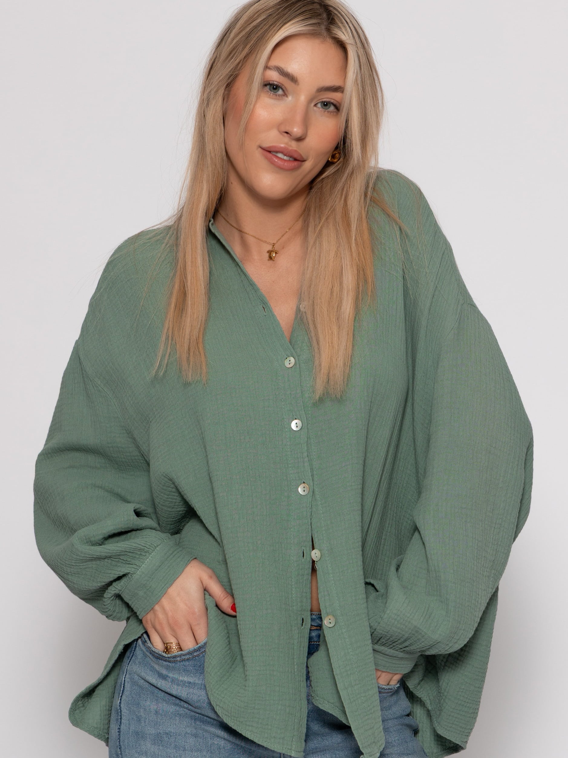 Musselin Bluse oversize, kurz - salbeigrün