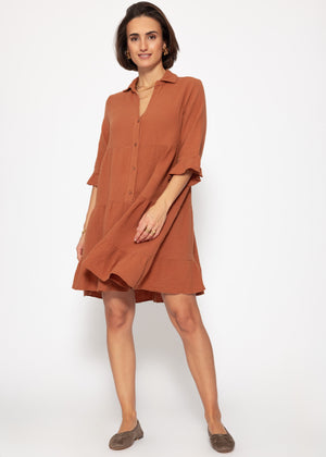 Musselin Kleid mit Volants - cognac