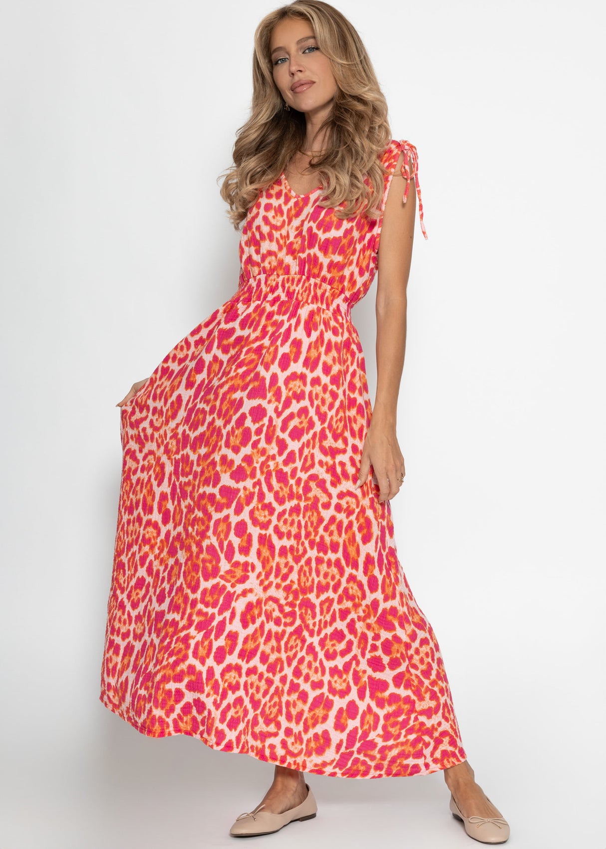 Musselin Maxi Kleid mit Leo-Print - pink