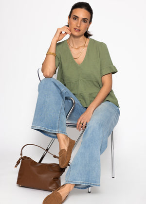 Musselin Shirt mit Volants und tiefem V-Ausschnitt - khaki