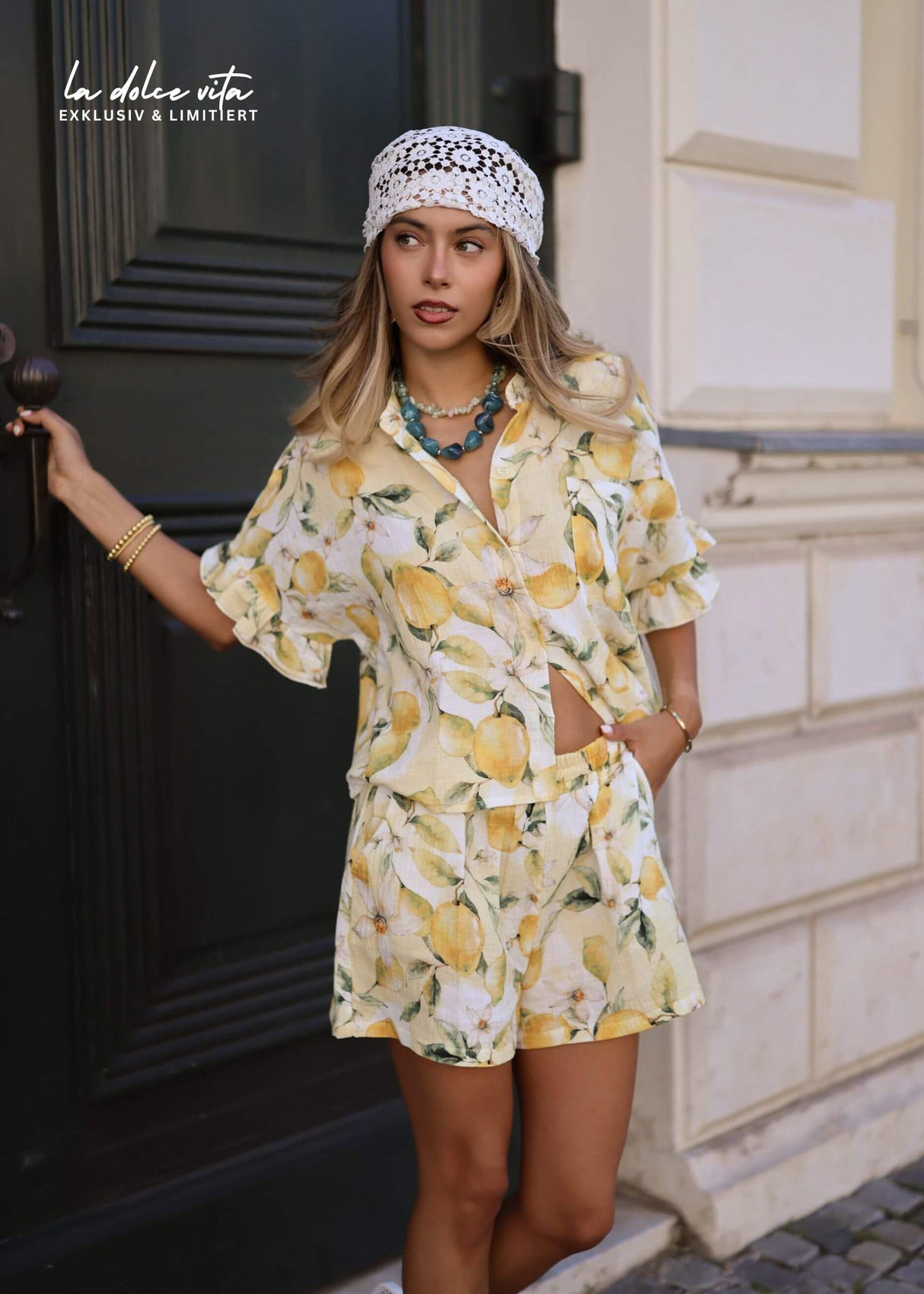 Musselin Shorts mit Lemon-Print - gelb