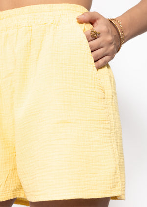 Musselin shorts - vanillegelb
