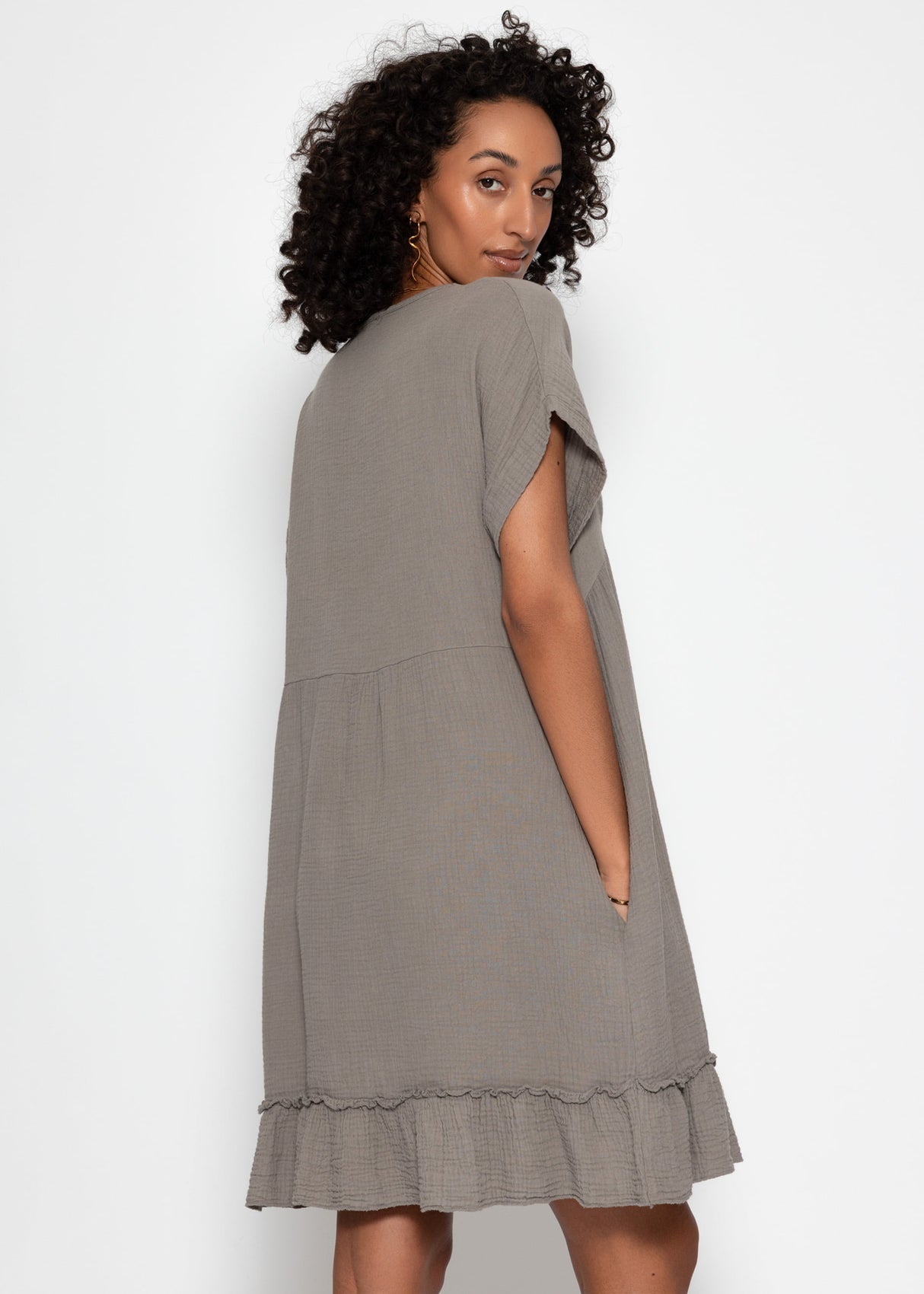 Muslin dress with V-neck - taupe