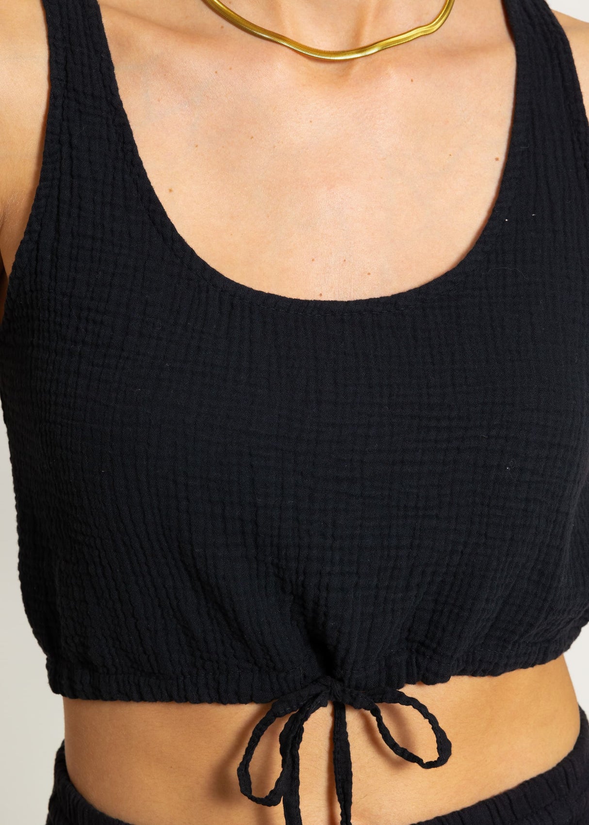 Musselin Top mit Zugband - schwarz