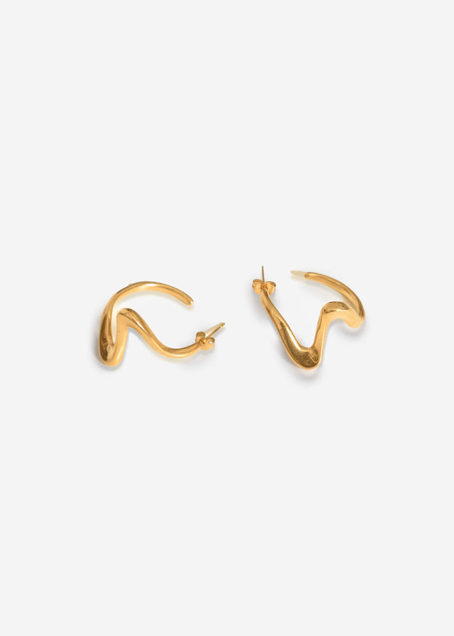 Stud earrings in an organic wave shape - gold