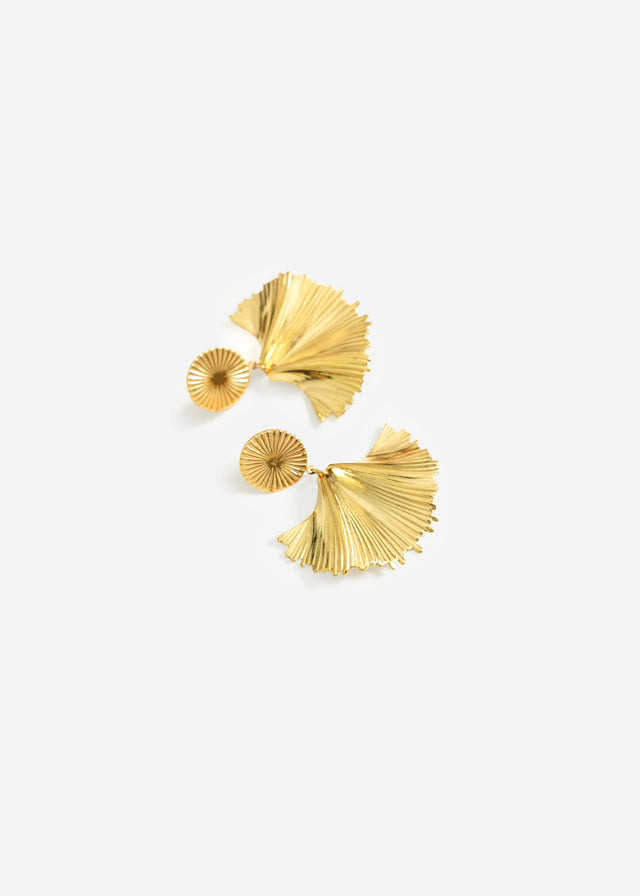 Stud earrings with pendant - gold