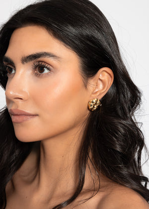 Stud earrings with knot design - gold