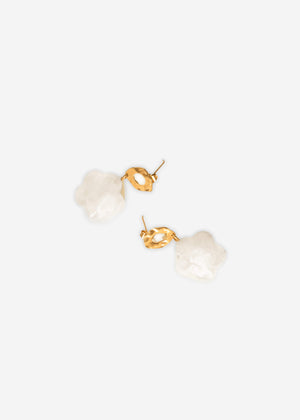 Ohrstecker mit weißer Blütenperle - gold