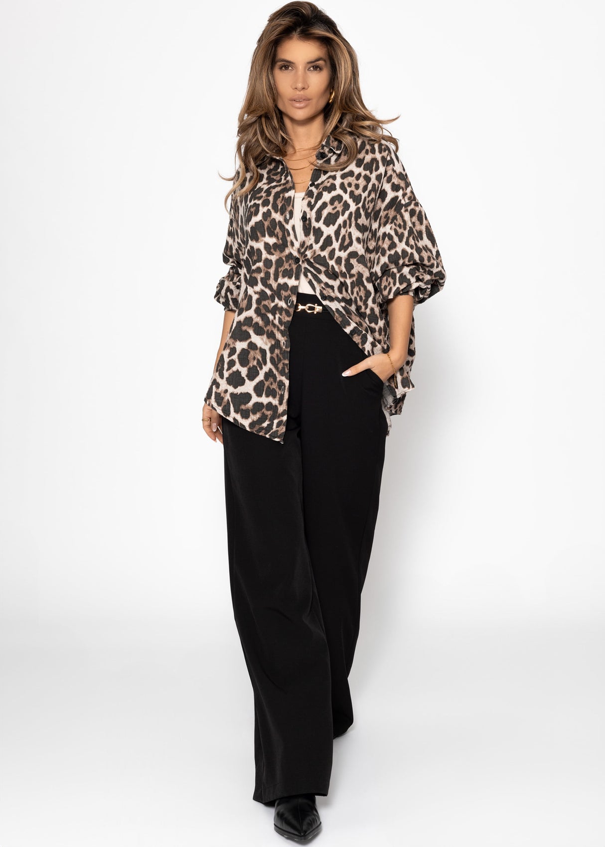 Oversize Musselin Bluse mit Leo-Print - hellbeige
