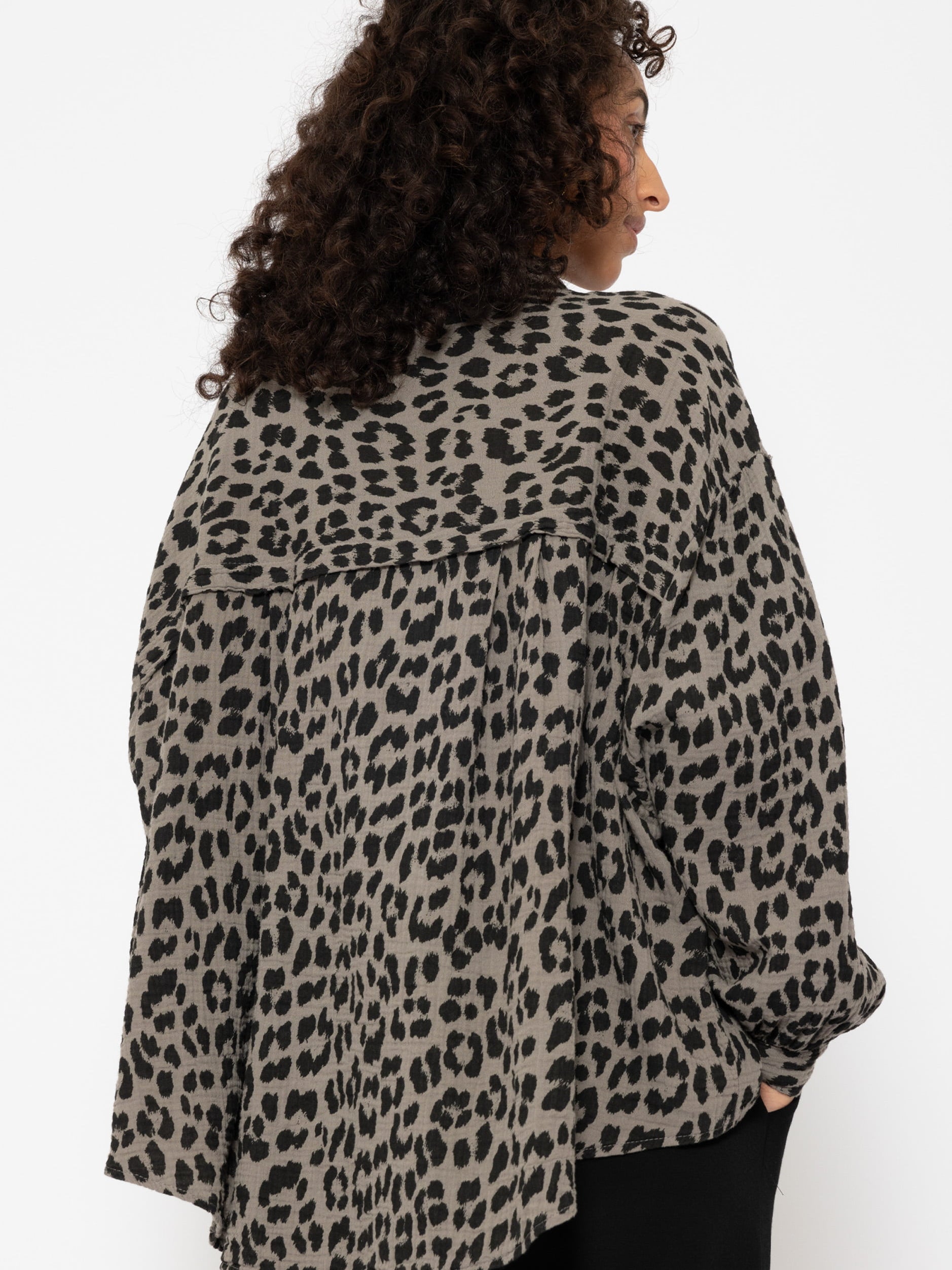 Oversized muslin blouse with leopard print - taupe