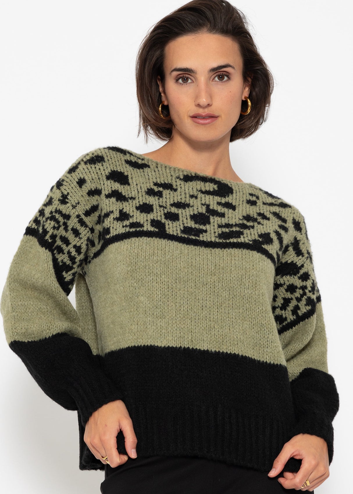 Oversize Pullover mit Leo-Print khaki-schwarz – SASSYCLASSY