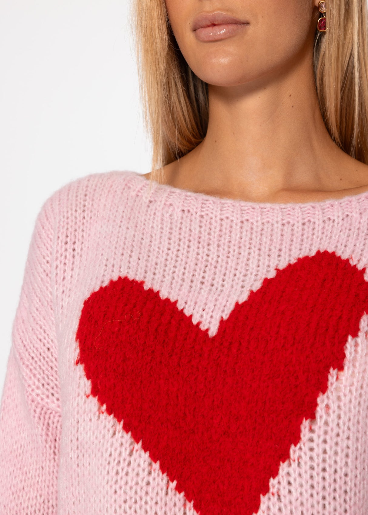 Oversize sweater with red heart - pink