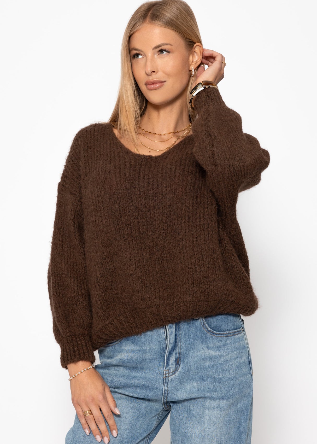 Oversized V-neck sweater - brown