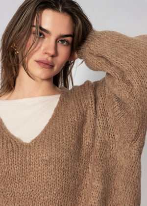 Oversize Pullover mit V-Ausschnitt - hellbraun