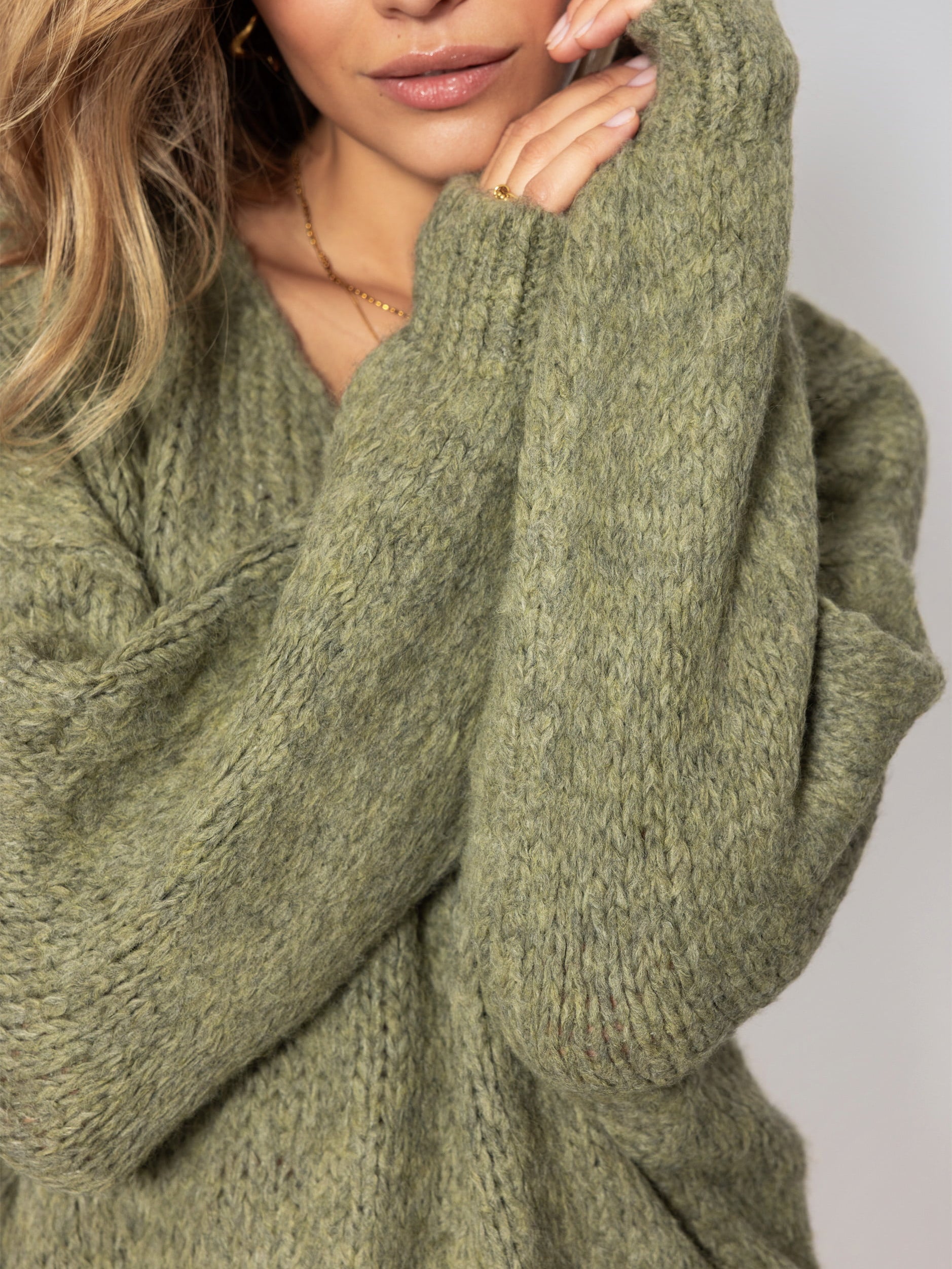 Oversize Pullover mit V-Ausschnitt - khaki