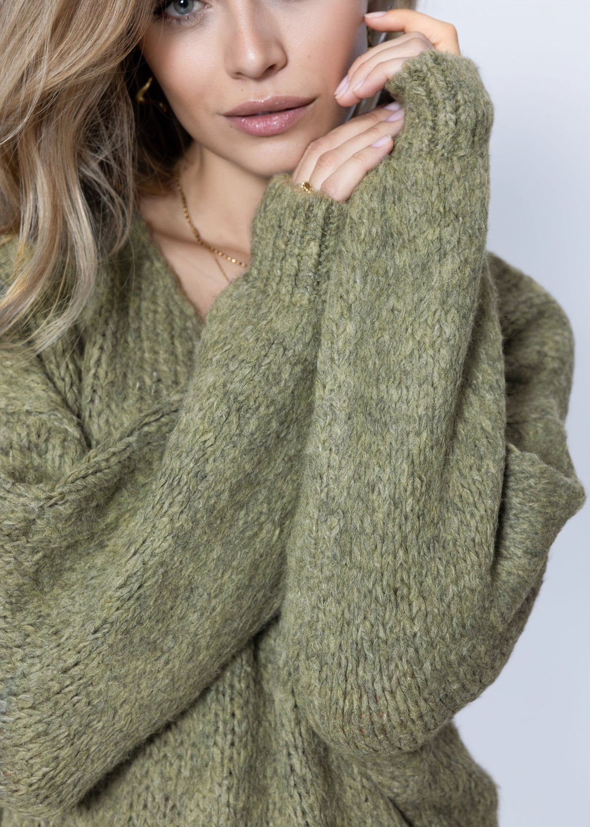 Oversize Pullover mit V-Ausschnitt - khaki