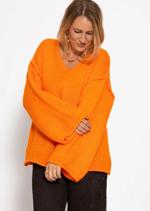 Oversized sweater with V-neck and wide sleeves - orange