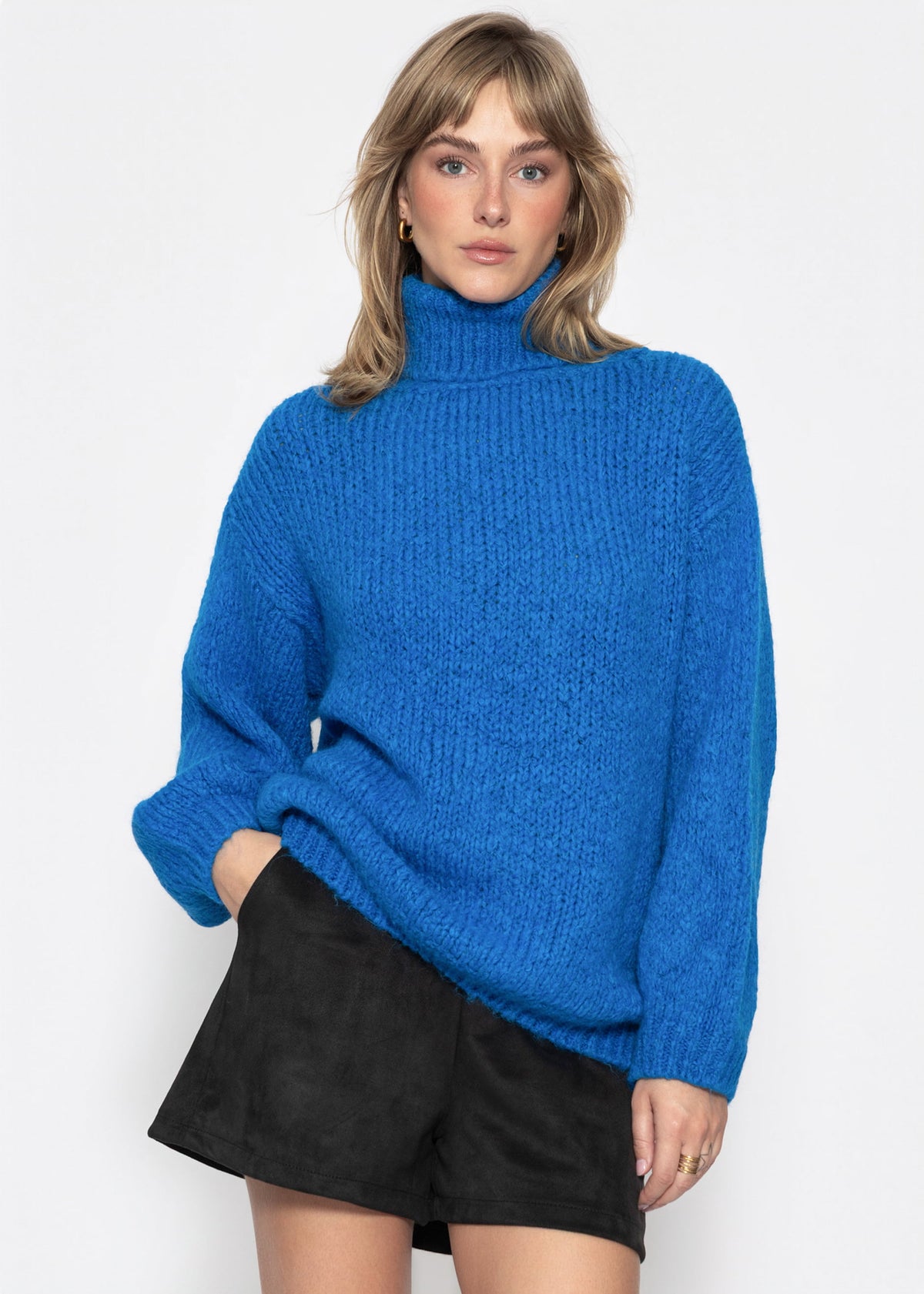 Oversize Rollkragenpullover - blau