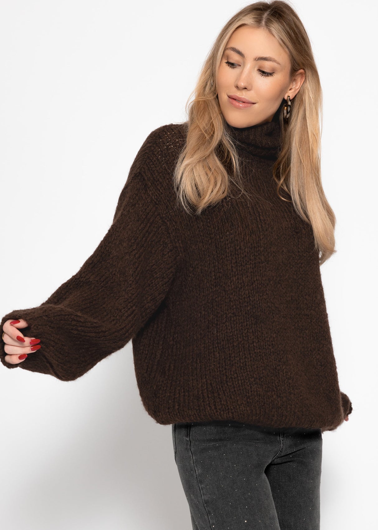Oversized turtleneck sweater - brown