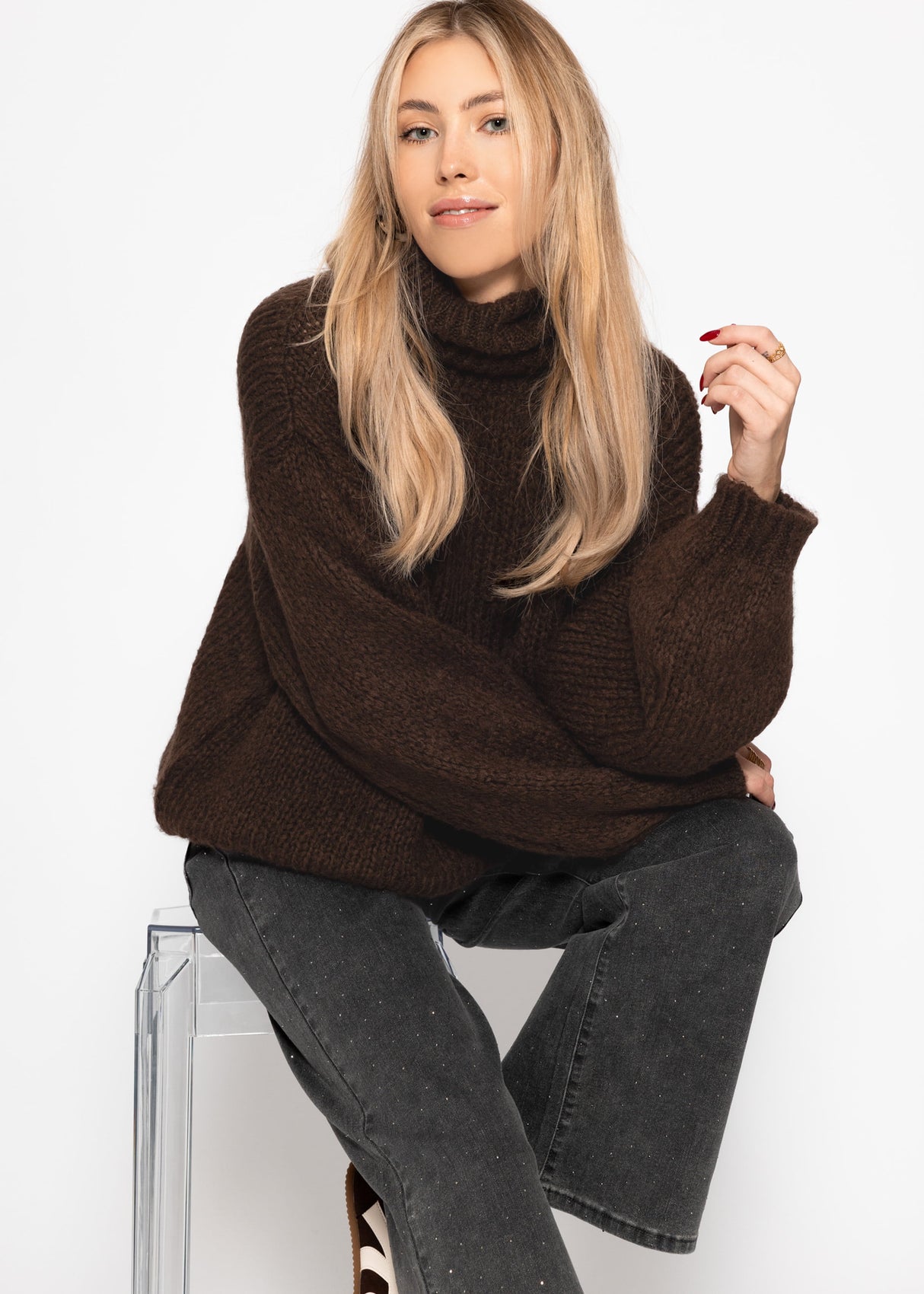 Oversized turtleneck sweater - brown