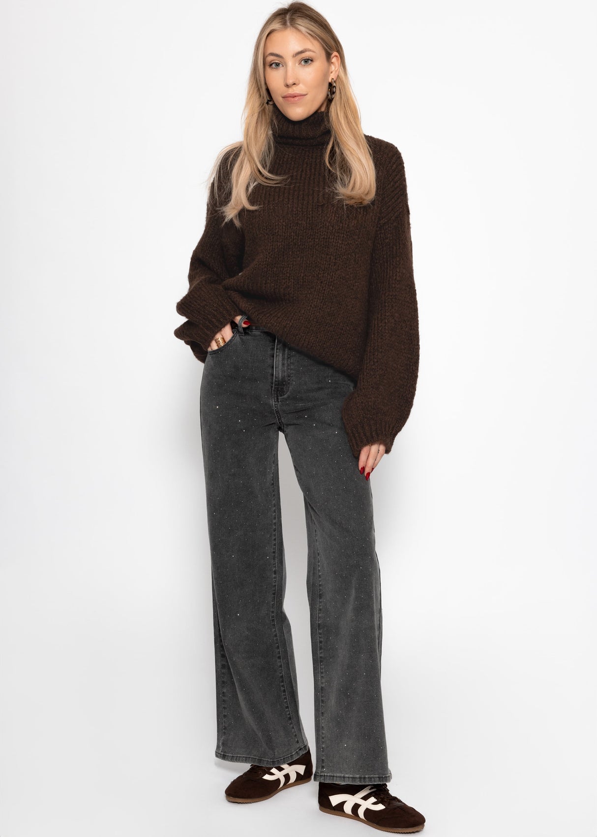 Oversized turtleneck sweater - brown