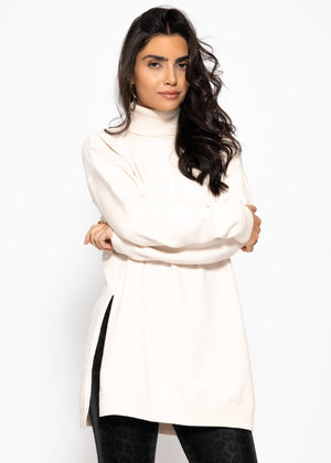 Oversize Rollkragenpullover mit langen Seitenschlitzen - offwhite