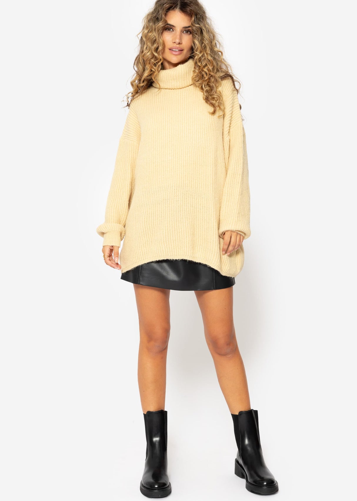Oversized turtleneck sweater - vanilla yellow