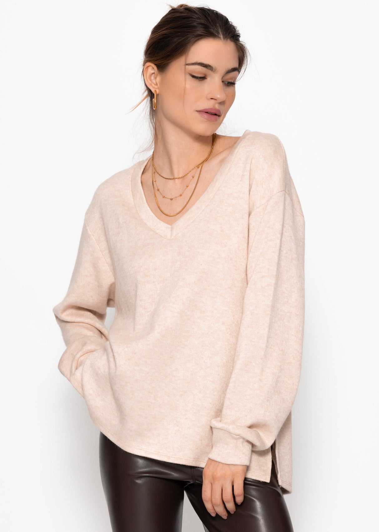 Oversize soft Sweater mit tiefem V-Ausschnitt - beige