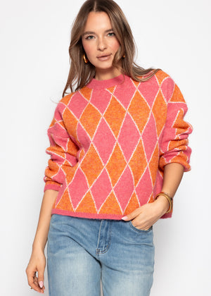 Oversized knit sweater with diamond pattern - pink-orange