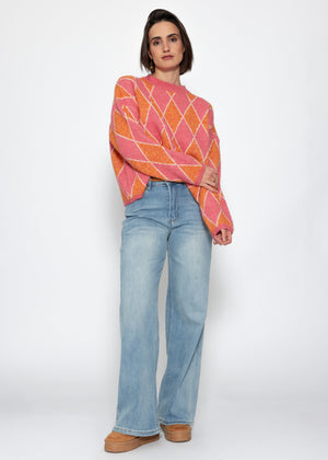 Oversized knit sweater with diamond pattern - pink-orange