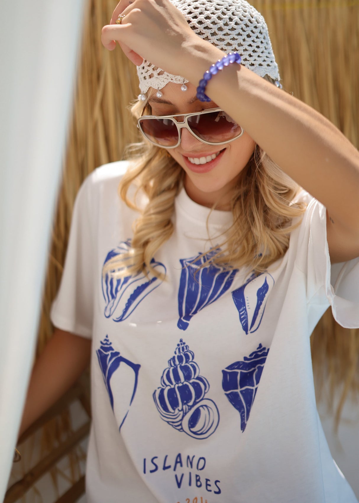Oversize T-Shirt mit Muschelprint - weiß