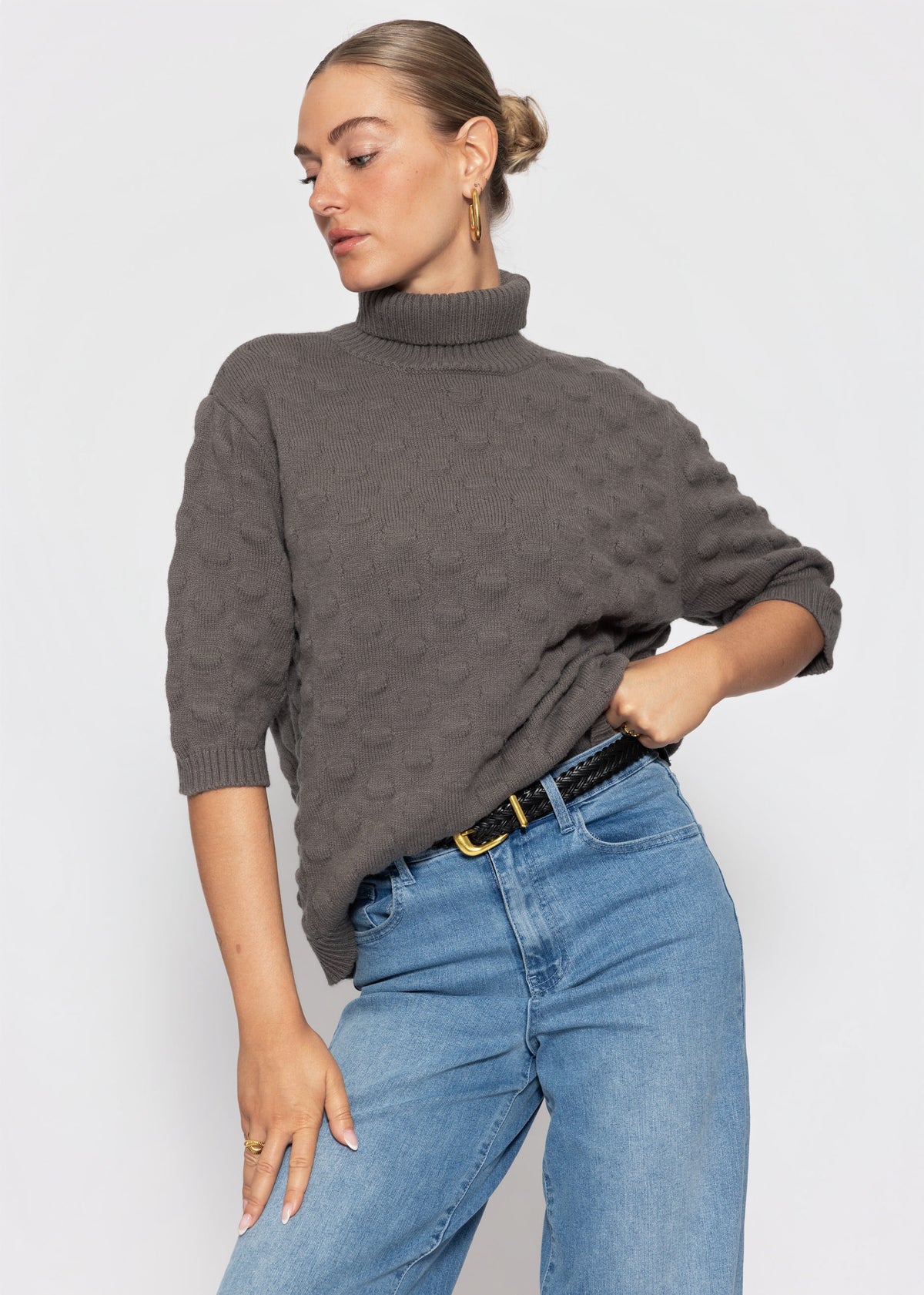 Oversized Kurzarmpullover mit Noppenstruktur - grau