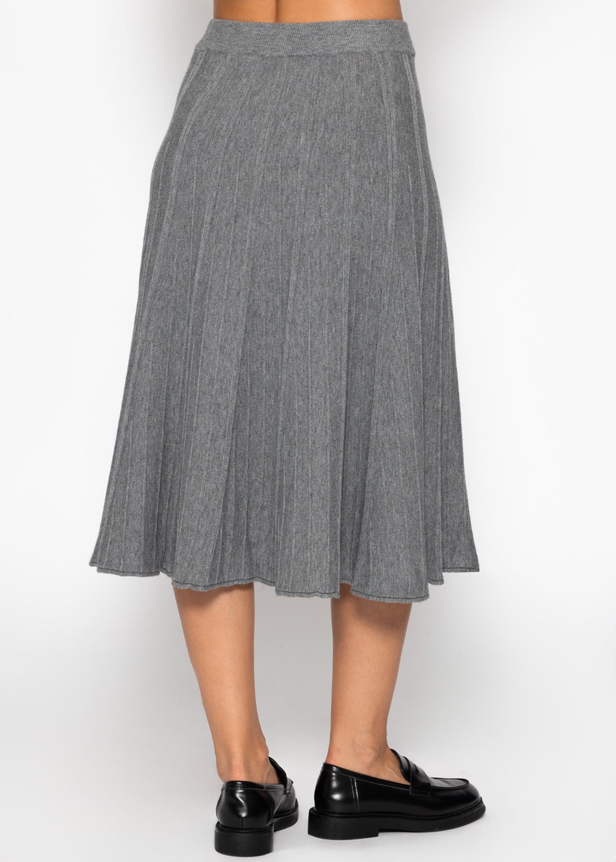 Pleated knit midi skirt - grey