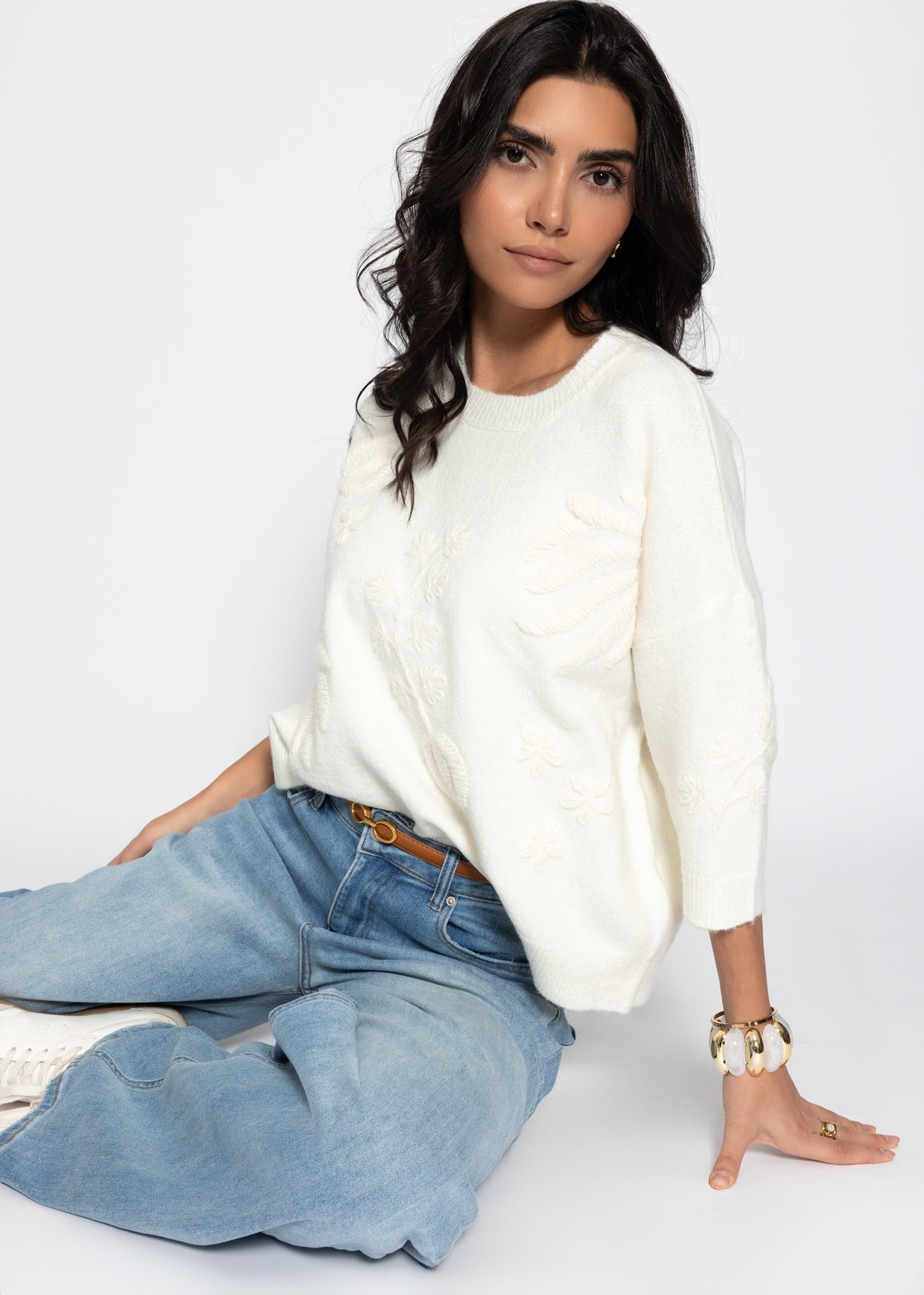 Sweater with floral embroidery - off-white