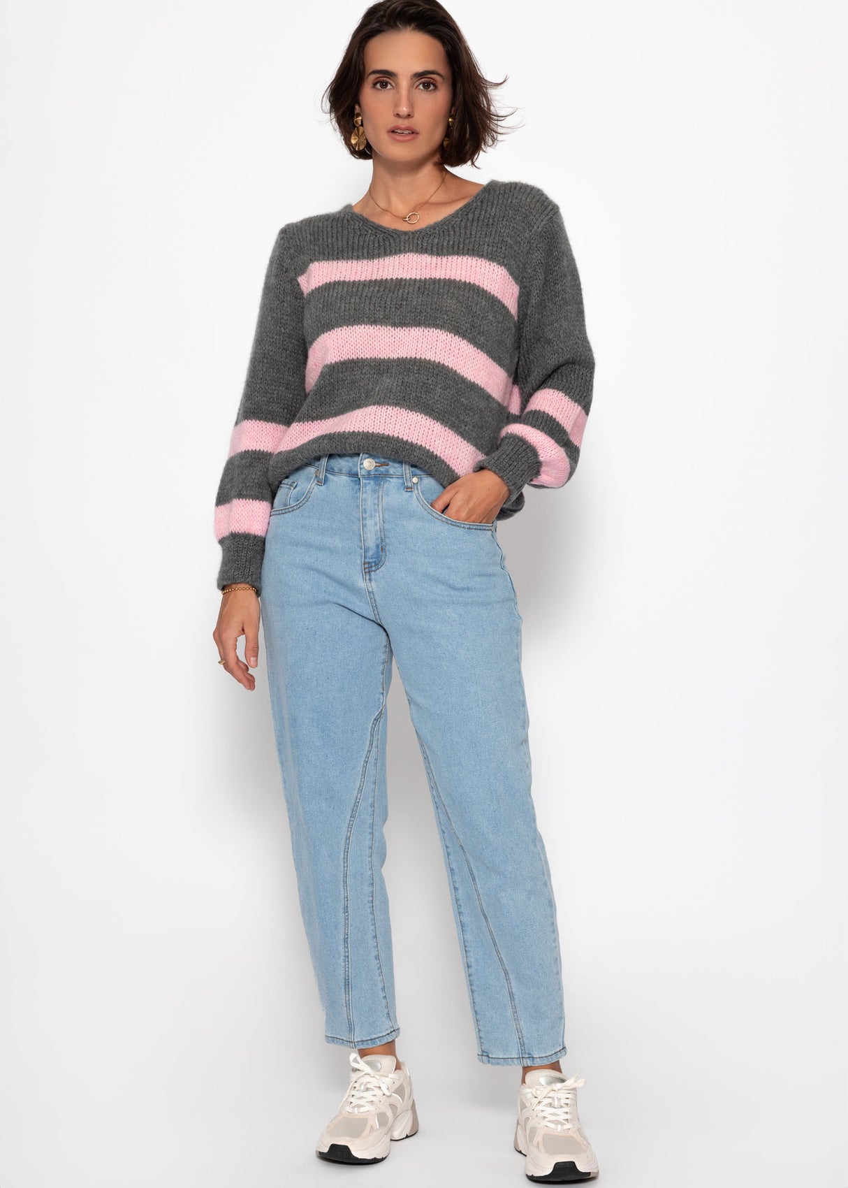 Sweater with pink stripes - grey