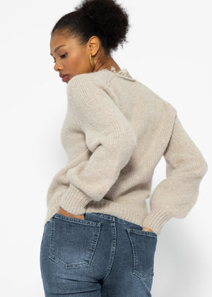 Pullover mit Spitzen-Ausschnitt - beige