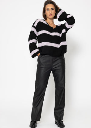 Pullover mit Streifen und V-Ausschnitt - schwarz-lila
