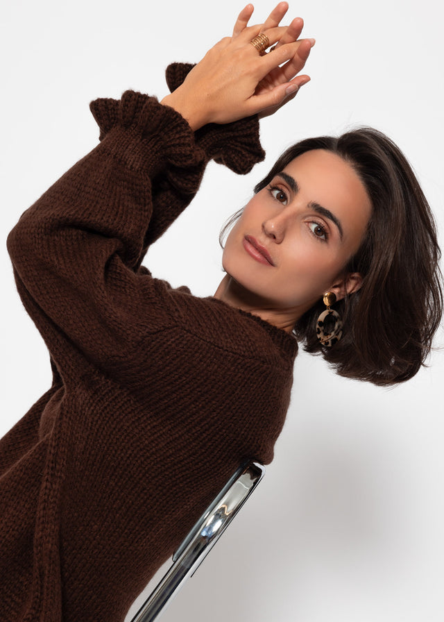 Knit jumper with ruffle sleeves - brown