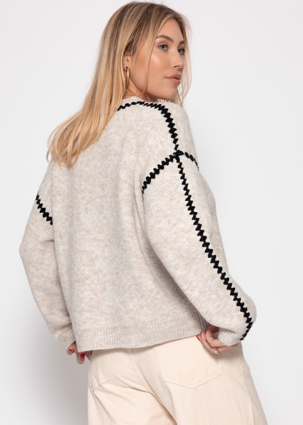 Pullover mit Ziernähten - beige