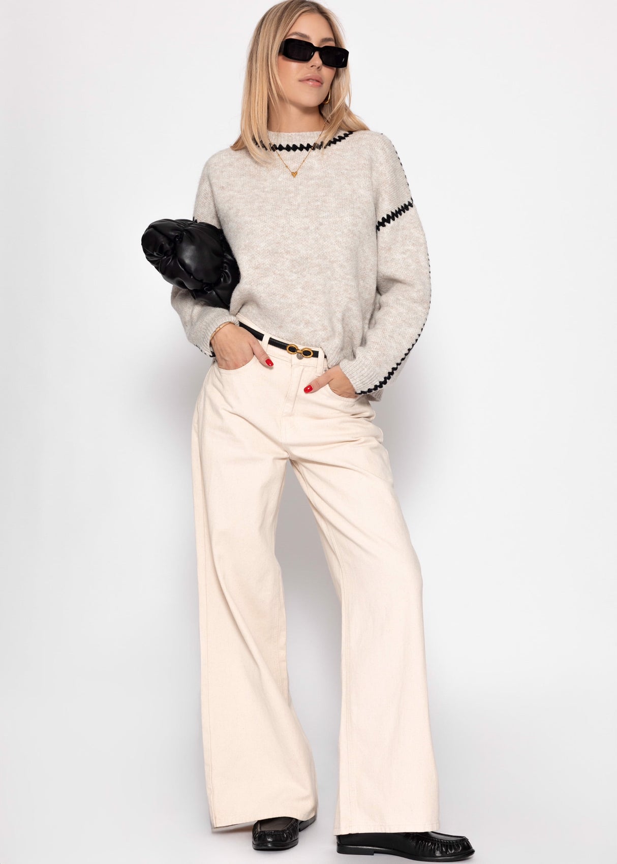 Pullover mit Ziernähten - beige