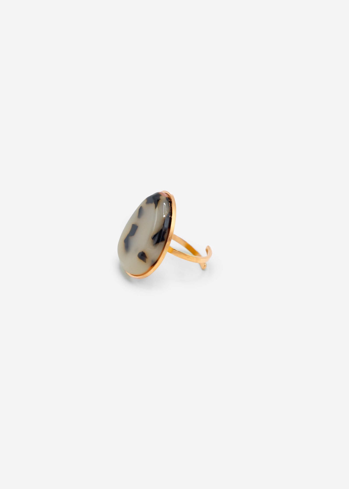Ring with brown gemstone - gold