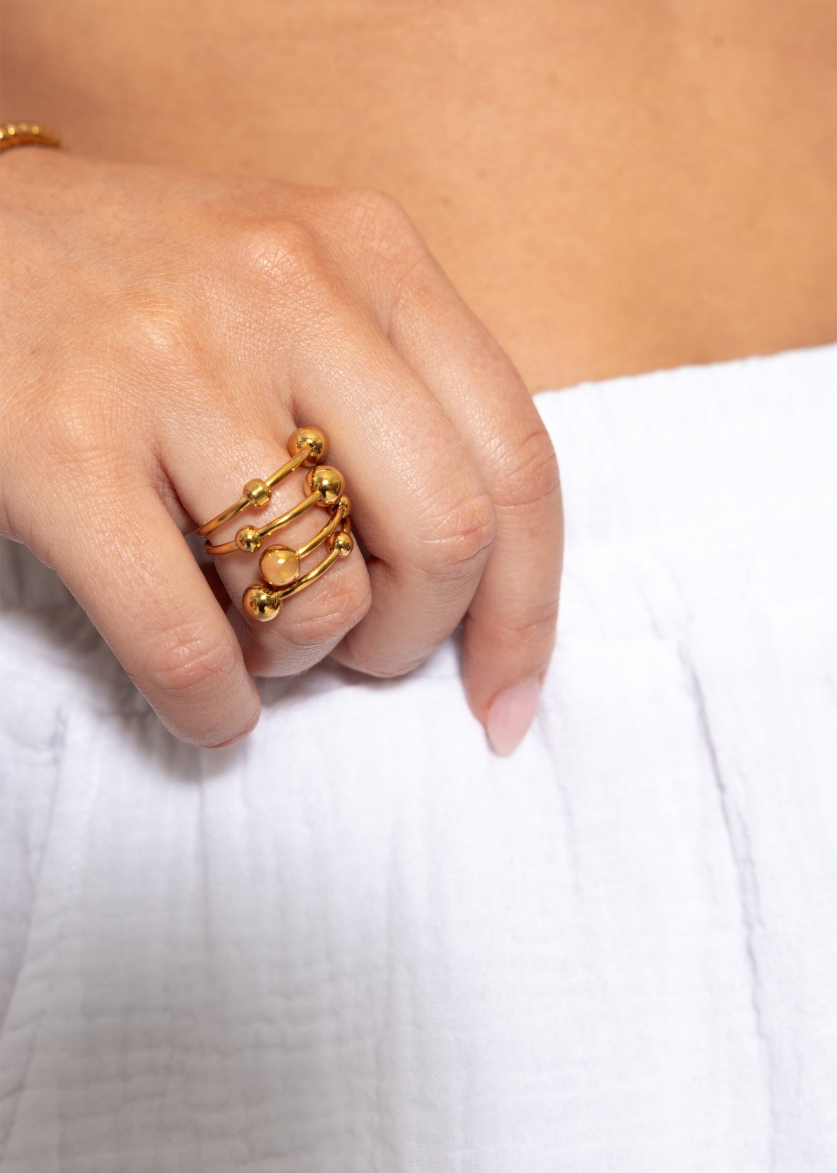 Ring mit Kugeln - gold