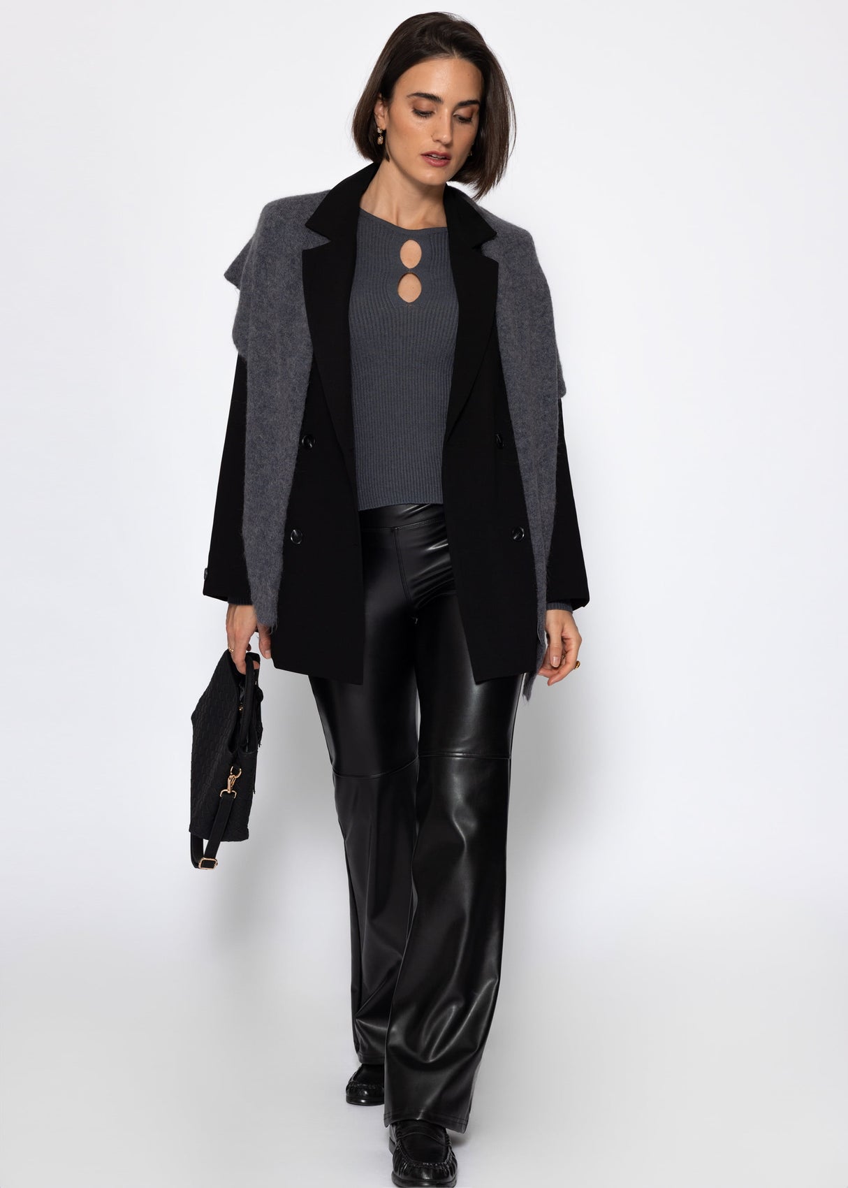 Rippstrickoberteil mit Cut-Outs - grau