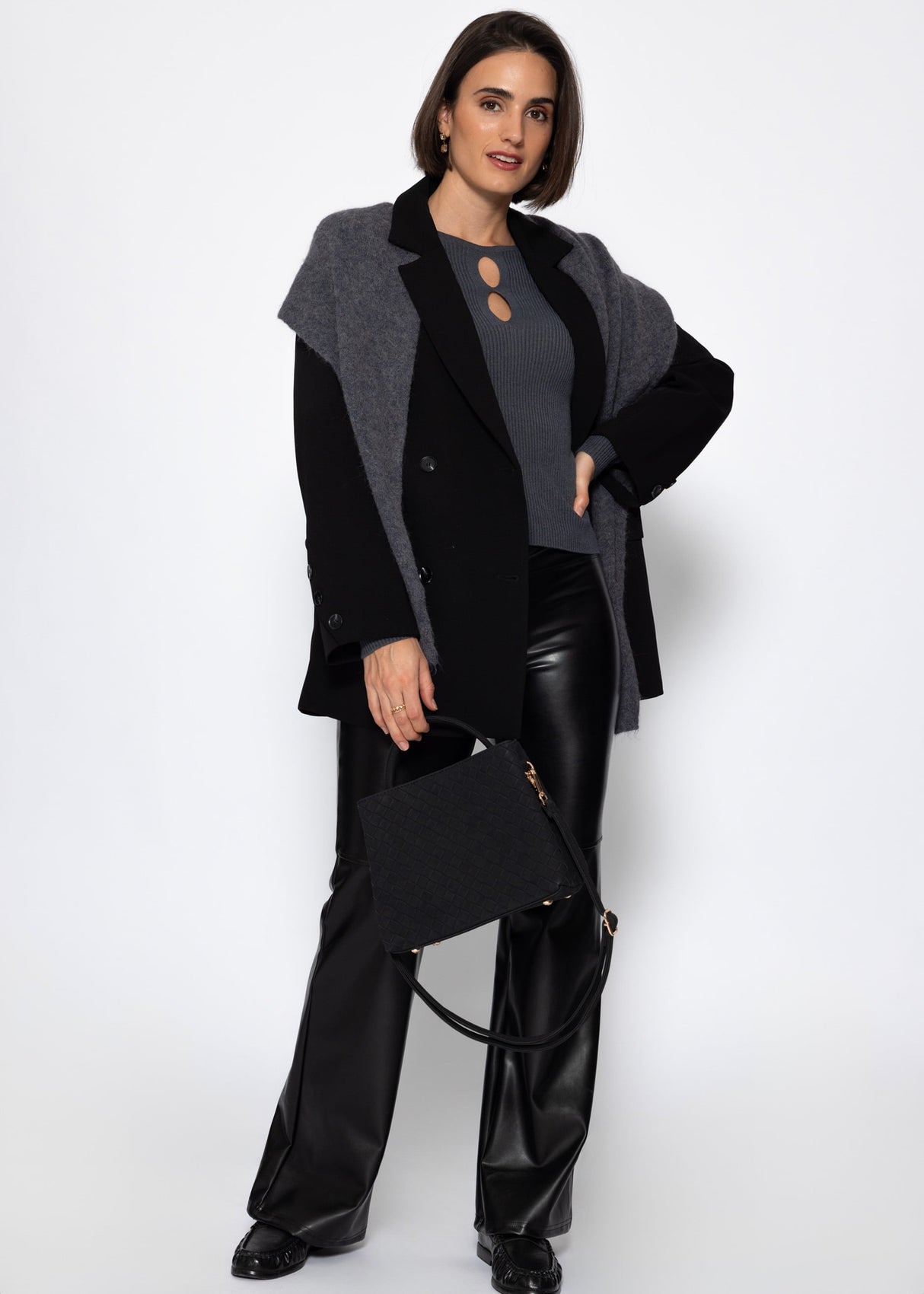 Rippstrickoberteil mit Cut-Outs - grau