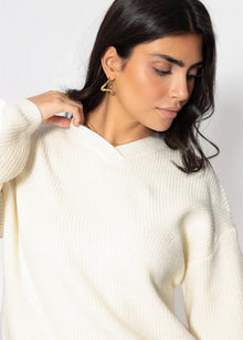 Rippstrickpullover mit hohem V-Ausschnitt - offwhite